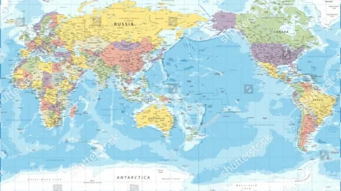 佩德里与德容默契搭档，比赛游刃有余，球技高超